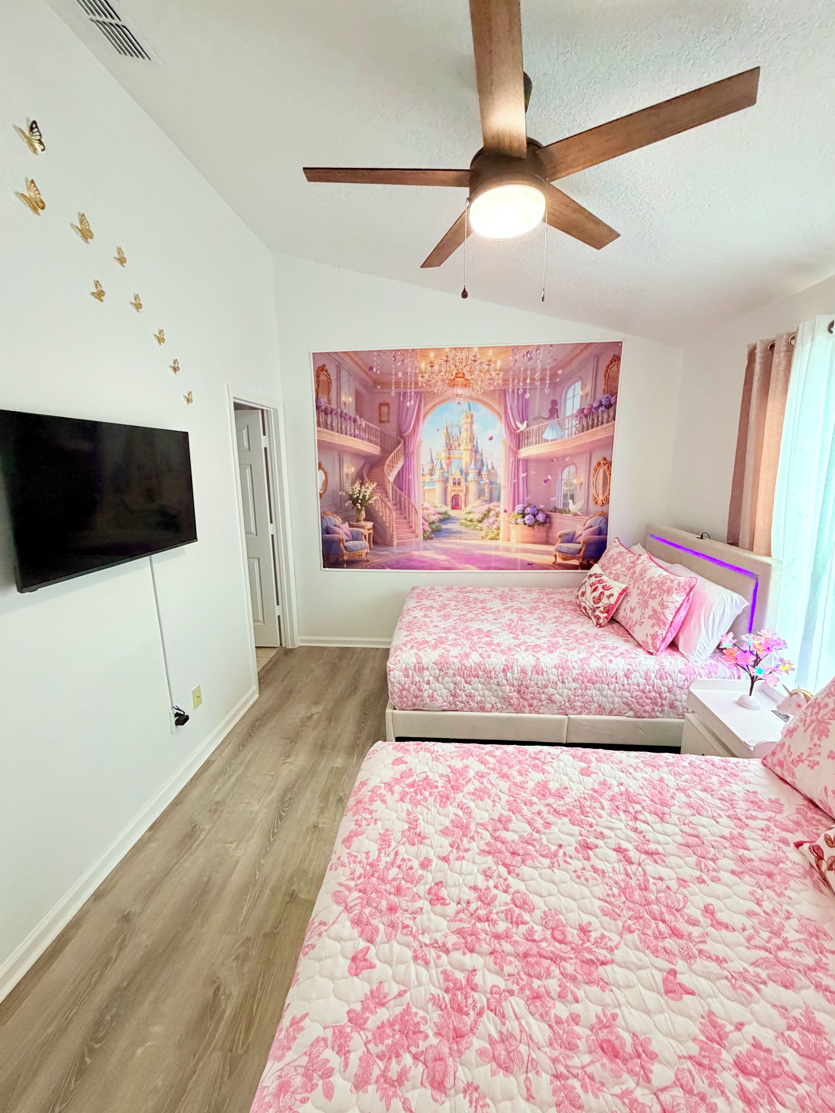 3 chambres, fer et planche à repasser, Wi-Fi, draps fournis