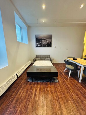 Interior - Modern Urban Apartment | Fully Equipped & Clean Stay (Brantford)