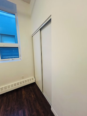Interior - Modern Urban Apartment | Fully Equipped & Clean Stay (Brantford)