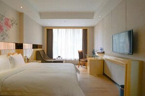 In-room safe, blackout curtains, soundproofing, iron/ironing board - Paco Hotel Ouzhuang Metro Guangzhou (Guangzhou)