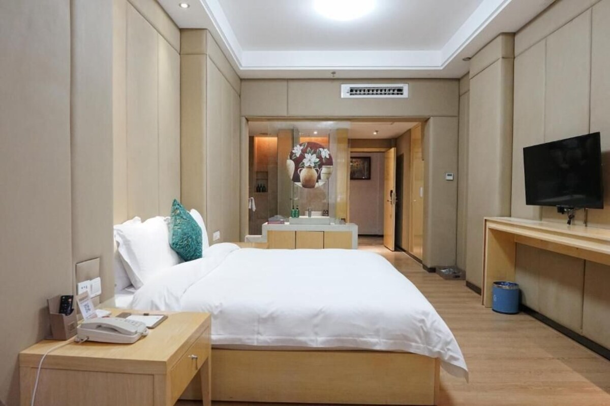 In-room safe, blackout curtains, soundproofing, iron/ironing board