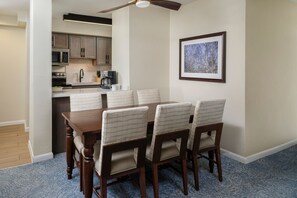 Dining - Peak Vail Ski Week! 2BR/2BA Marriott StreamSide Villa – Free Gondola Shuttle (Vail)