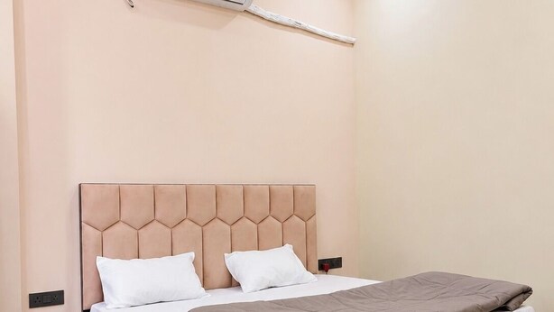 Unclassified image, 1 of 5, button - Hotel Global Residency (Gurugram)