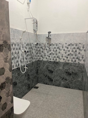 Standaard tweepersoonskamer | Badkamer