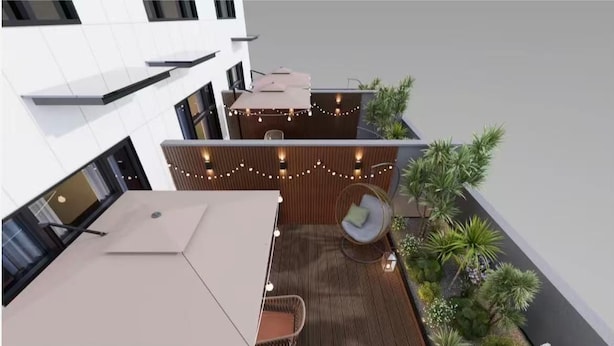 Kahden hengen executive-huone (kaksi sänkyä), 2 parisänkyä, patio, kaupunkinäköala | Ulkoruokailutilat