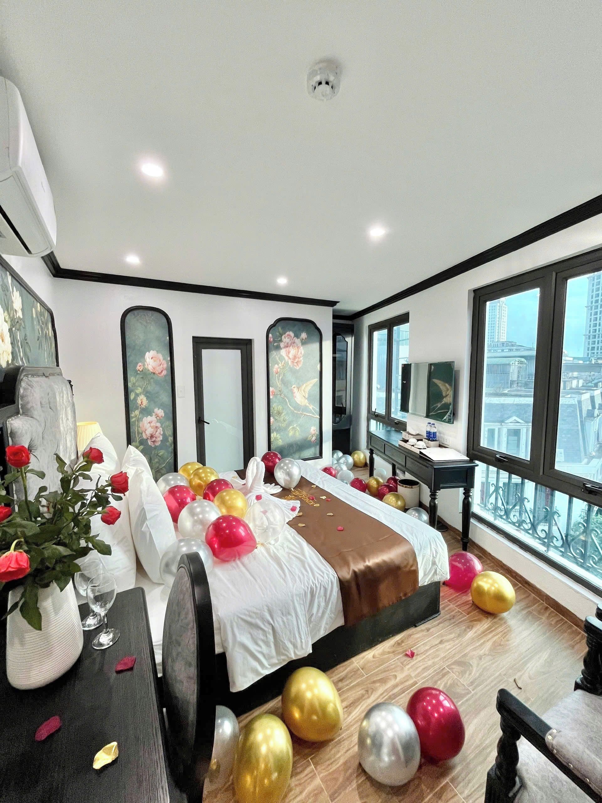 Deluxe Double Room, City View | Frette Italian sheets, premium bedding, down comforters