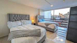 Room - Elegant 6BR Polanco Apt with amazing location | Sleeps 21 | Jacuzzi Tub! (Mexico City)