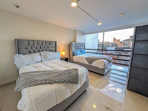 Room - Elegant 6BR Polanco Apt with amazing location | Sleeps 21 | Jacuzzi Tub! (Mexico City)