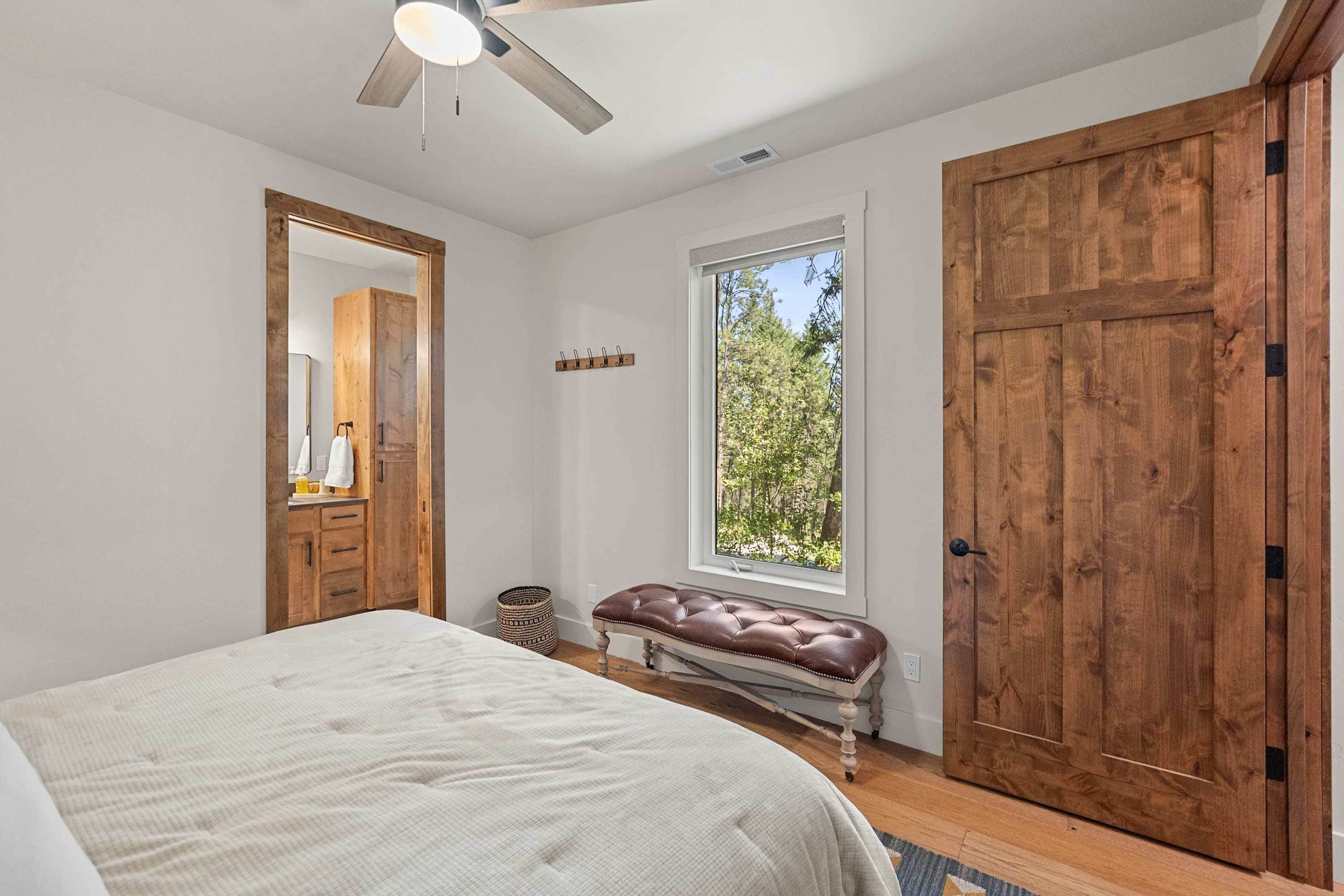 Iron/ironing board, travel crib, WiFi, bed sheets