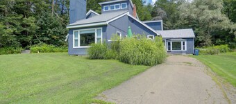 Carley House Too: Pet Friendly, Hot Tub, Fire Pit!