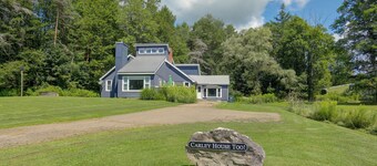 Carley House Too: Pet Friendly, Hot Tub, Fire Pit!