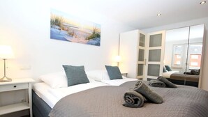 Room - Holiday apartment with 2 bedrooms (Hörnum \/ Sylt)