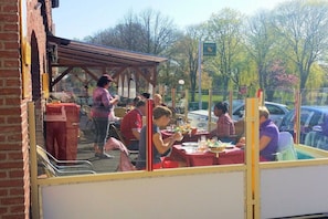 Outdoor dining - Holiday complex Wildt No. 9 (Fehmarn \/ Petersdorf)
