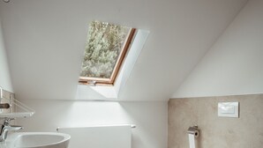 Bathroom - Vrbo Property (Ummanz)