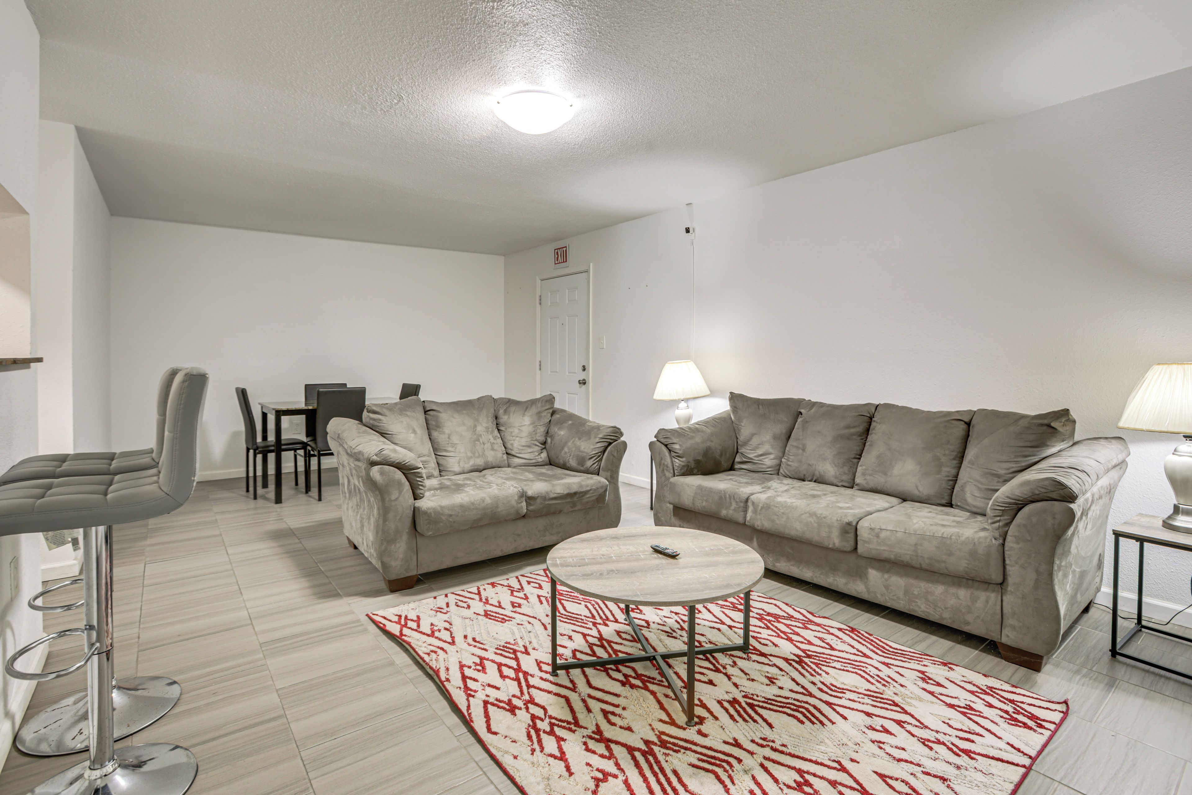 Community Pool & Central Location! Houma Apt - Houma, LA