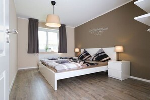 Unclassified image, 4 of 33, button - Holiday apartment with 2 bedrooms (Carolinensiel)