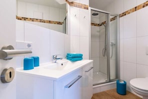 Bathroom - Holiday apartment with 2 bedrooms (Großenbrode)