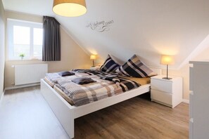 Unclassified image, 4 of 34, button - Holiday apartment with 2 bedrooms (Carolinensiel)
