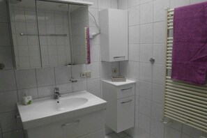 Bathroom - in Putbus - Kummer family (Putbus)