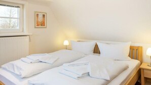 Room - Holiday apartment in List with swimming pool (List)