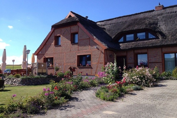 Exterior - Holiday apartment with 2 bedrooms (Groß Zicker)