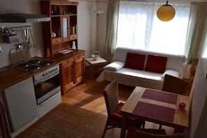 Living area - House Neuer Weg, holiday apartment 1 (left) (Ostseebad Sellin)