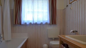 Unclassified image, 4 of 18, button - House Neuer Weg, holiday apartment 1 (left) (Ostseebad Sellin)