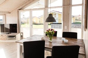 Unclassified image, 5 of 20, button - Holiday home in Wesselburenerkoog with Wi-Fi (Wesselburenerkoog)