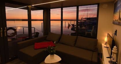 Houseboat in Wendtort with swimming pool