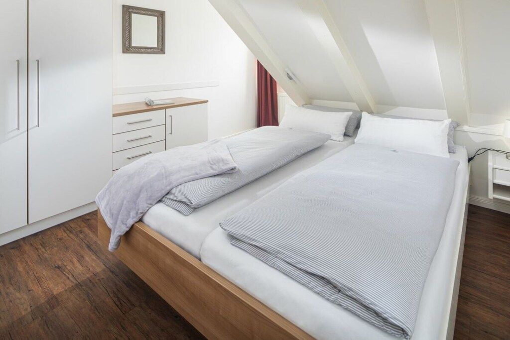 Bügeleisen/Bügelbrett, kostenloses WLAN, Bettwäsche