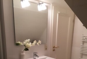 Bathroom - Apartment in Rantum with swimming pool (Rantum)