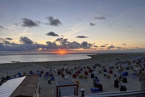 Beach - Holiday apartment with 2 bedrooms (Borkum)