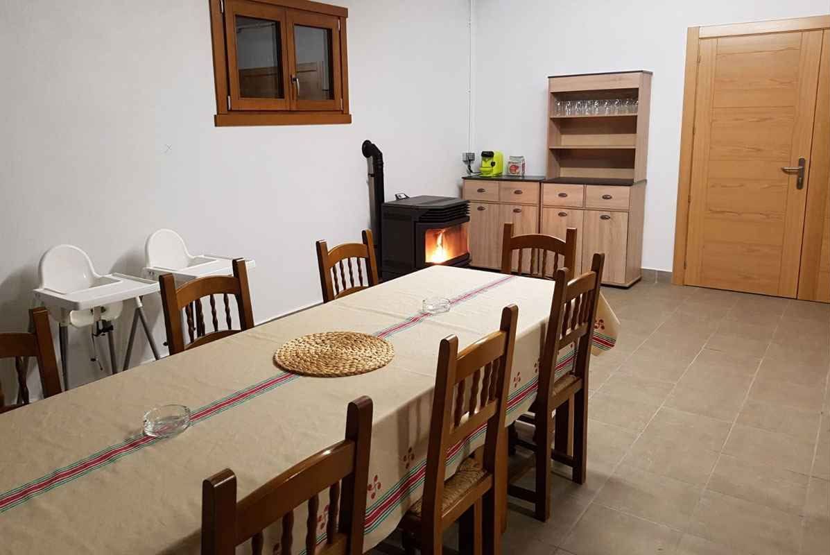 Apartment | Living area | 32-inch flat-screen TV with digital channels, table tennis