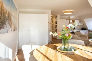 Dining - 16 (Sea Breeze) in Villa Ambienta (Ostseebad Binz)