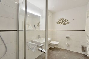 Bathroom - Holiday apartment with 1 bedroom (Breege\/Juliusruh OT Juliusruh)
