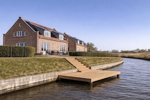 Exterior - Canal Love 1||Krummhörn Greetsiel (Krummhörn Greetsiel)