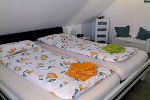 Room - Holiday apartment with 2 bedrooms (Greetsiel \/ Krummhörn)