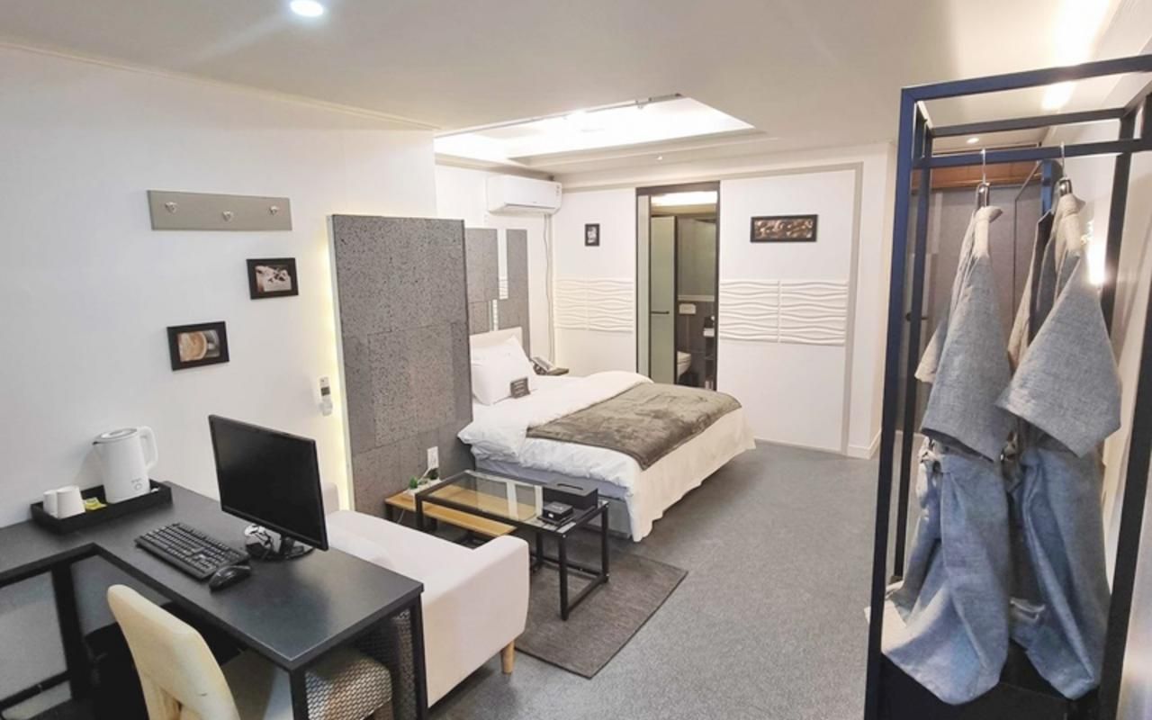 Deluxe Double Room | Laptop workspace, WiFi (free)