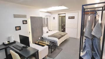 Deluxe Double Room | Laptop workspace, WiFi (free)