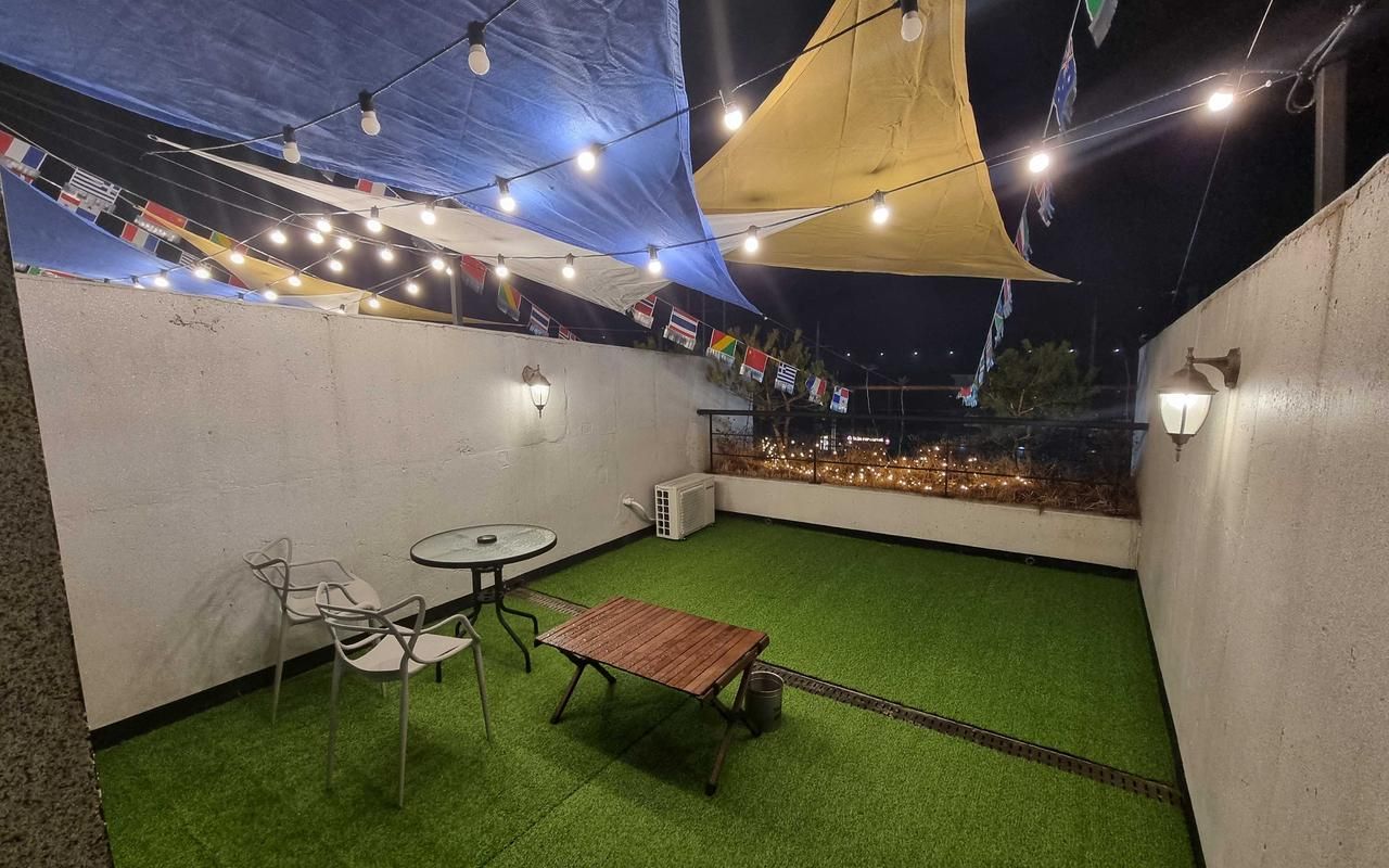 Luxury Studio Suite, Mountain View | Outdoor dining