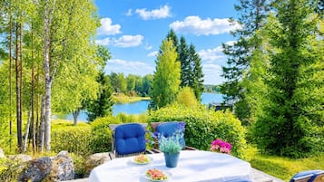House | Water view