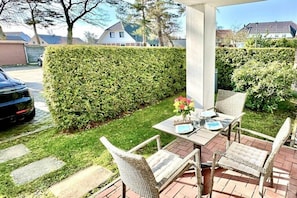 Outdoor dining - Holiday apartment with 2 bedrooms (Zingst)