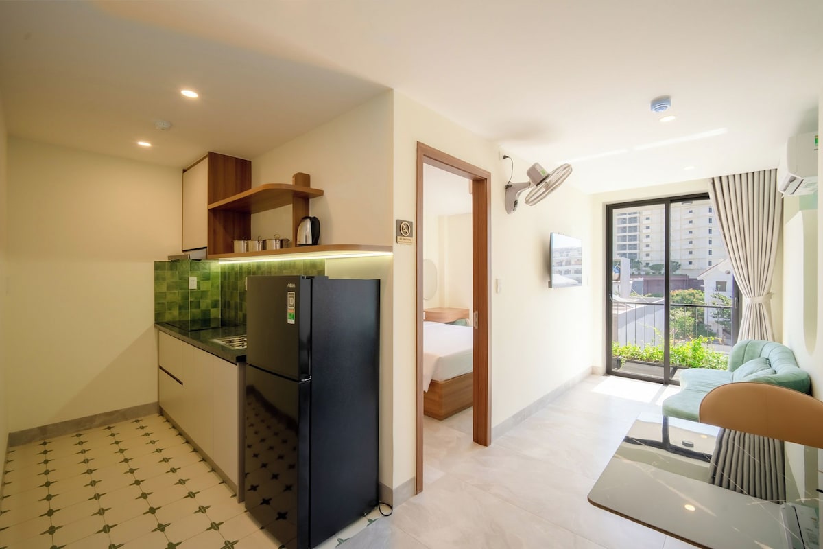 Apartemen Deluks, balkon, pemandangan kota | Meja kerja dan Wi-Fi gratis