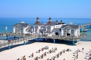 Beach - Beachfront apartment with pool (Baabe)