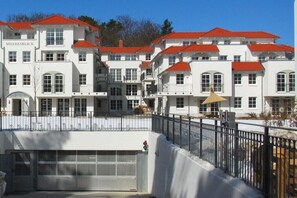 Exterior - Beachfront apartment with pool (Baabe)