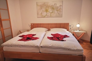 Room - Beachfront apartment with pool (Baabe)