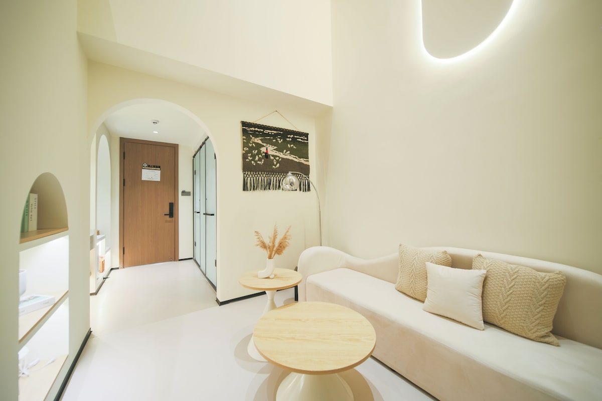 Comfort Double Room | Living area | Computer monitors, printers