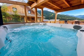 Outdoor spa tub - Cabin in Hohentauern with sauna (Hohentauern)