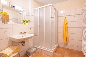 Bathroom - Apartment building Linquenda 12 (Ahlbeck (Seebad))
