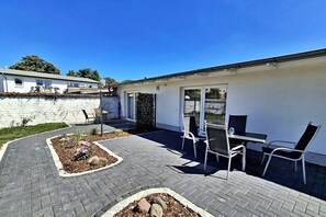 Outdoor dining - Holiday apartments Lindenstraße (Ahlbeck (Seebad))